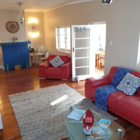 Beach House With Dstv & Wifi & Basic Housekeeping Knysna Exterior photo