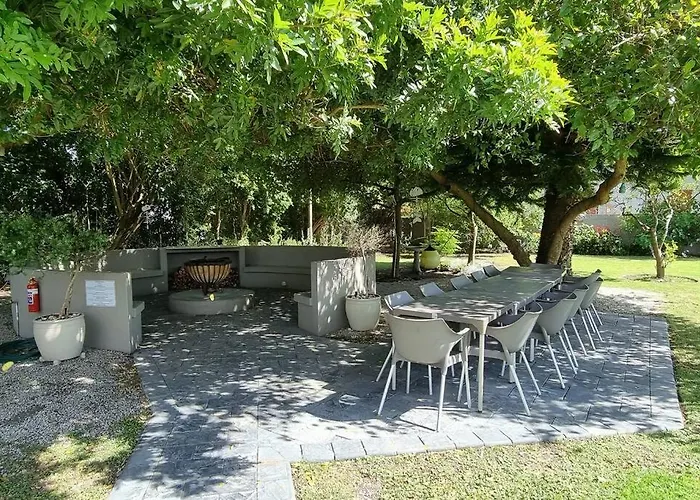 Beach House With Dstv & Wifi & Basic Housekeeping
