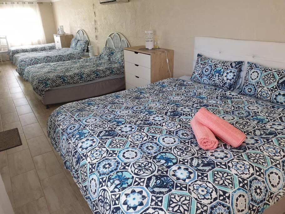 House With Dstv & Wifi & Basic Housekeeping Holiday home Knysna