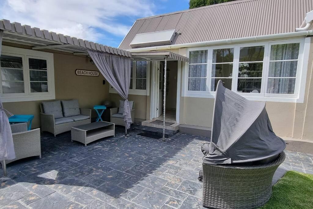 House With Dstv & Wifi & Basic Housekeeping Knysna